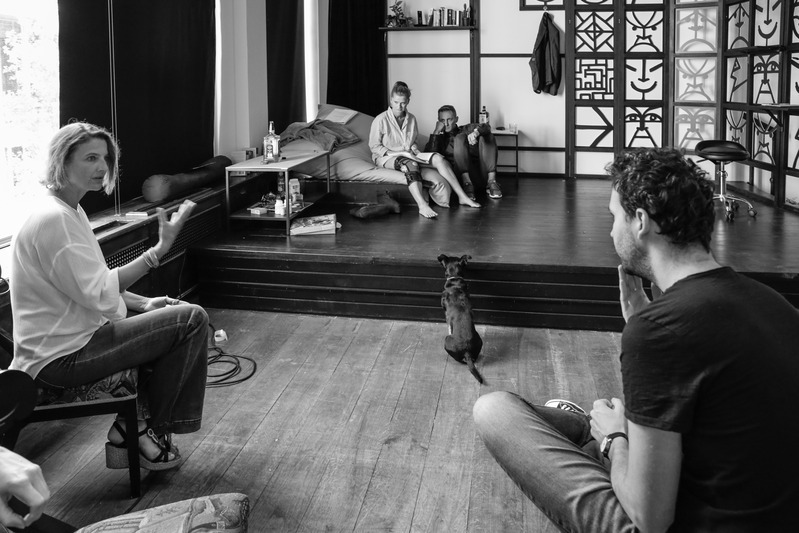 Benéztünk a Táncórák próbájára Hírek Rózsavölgyi Szalon Táncórák Előadások Rózsavölgyi Szalon Arts&Café